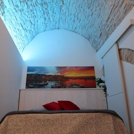 20 - Piccola In Pietra Bianca Pensión Giovinazzo