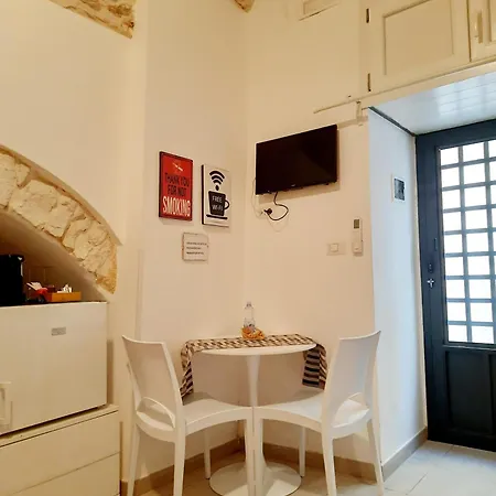 20 - Piccola In Pietra Bianca Giovinazzo